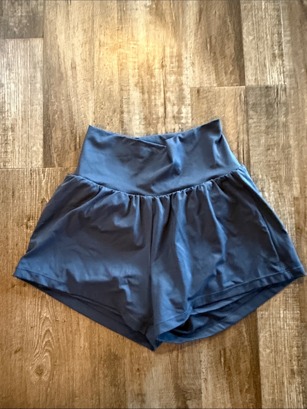 HALARA High-Waist Athletic Shorts in Navy Sz small- back pocket